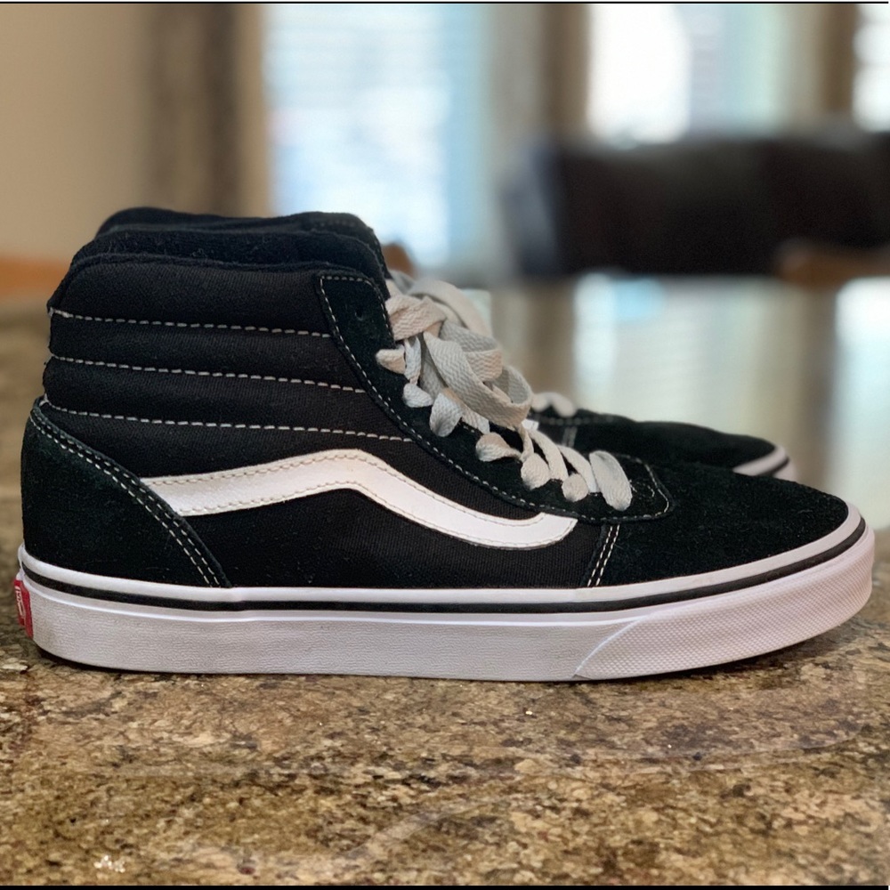 EUC!  Men’s Vans Mid-Top